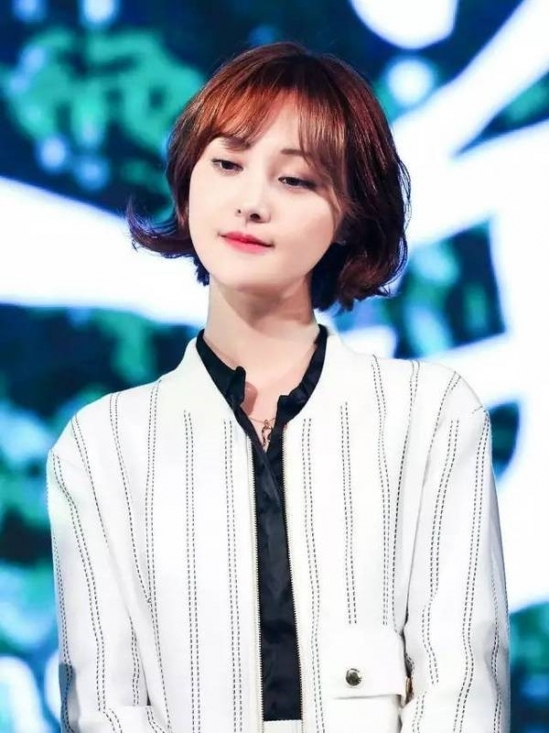 少女感十足的韩系女生齐肩短发卷发波波头发型图片