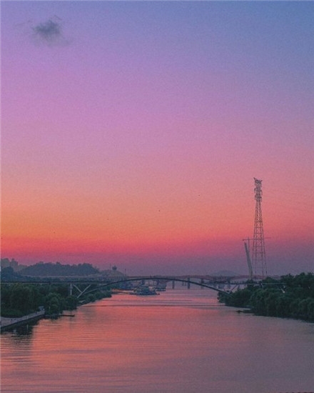 美丽的日出风景紫红色的天空唯美小清新手机锁屏壁纸